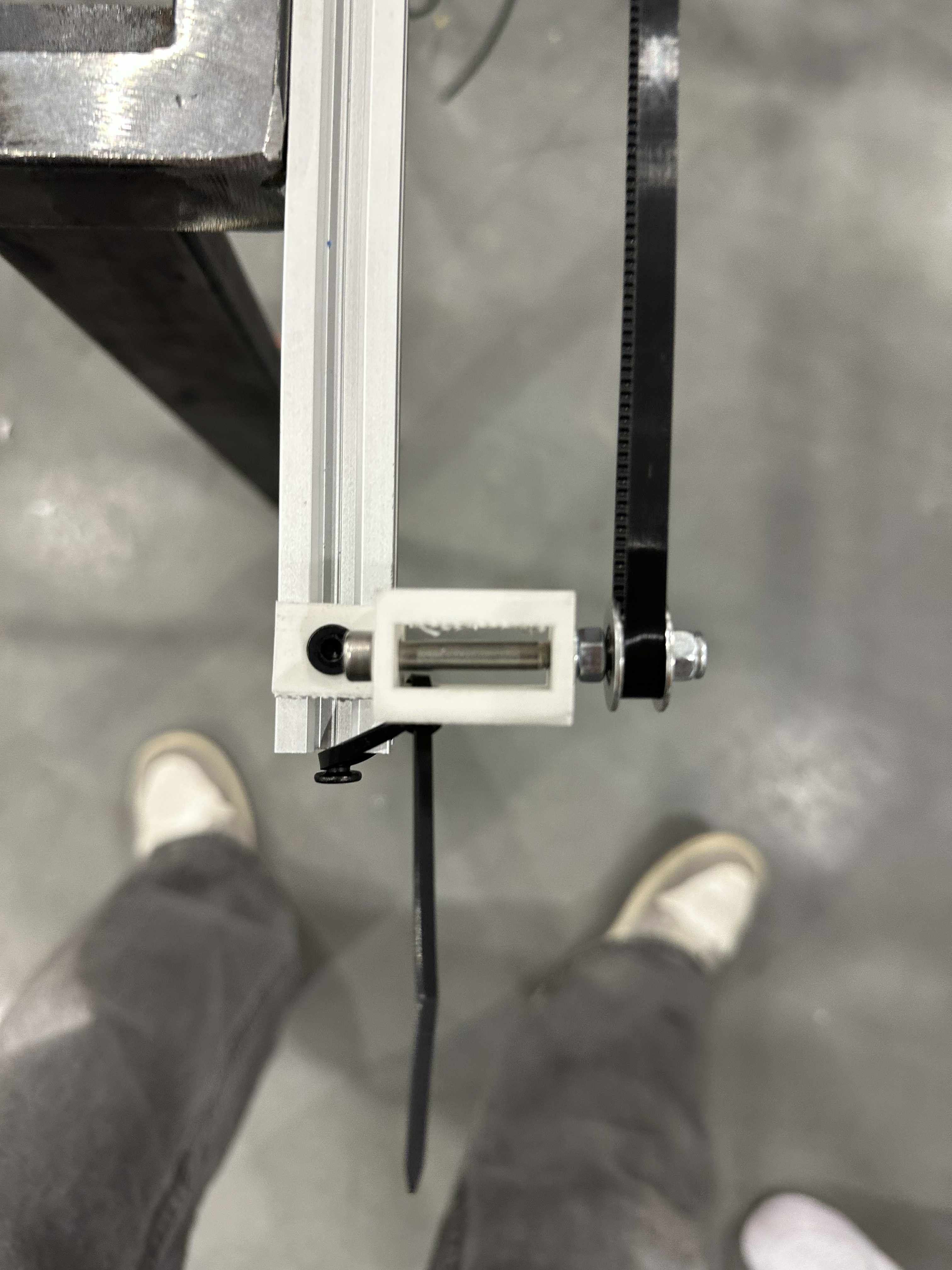 Mocowanie koła biernego osi X.